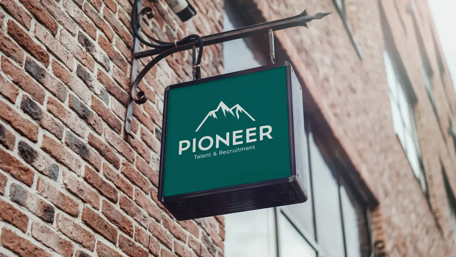 CS Case Study Pioneer Talent Carousel3